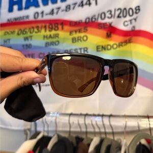 Electric brown men’s sunglasses